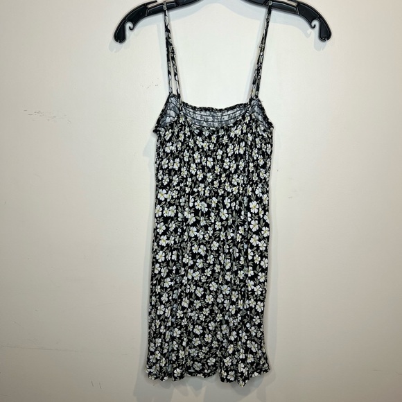 Forever 21 Floral Dress - Picture 2 of 4